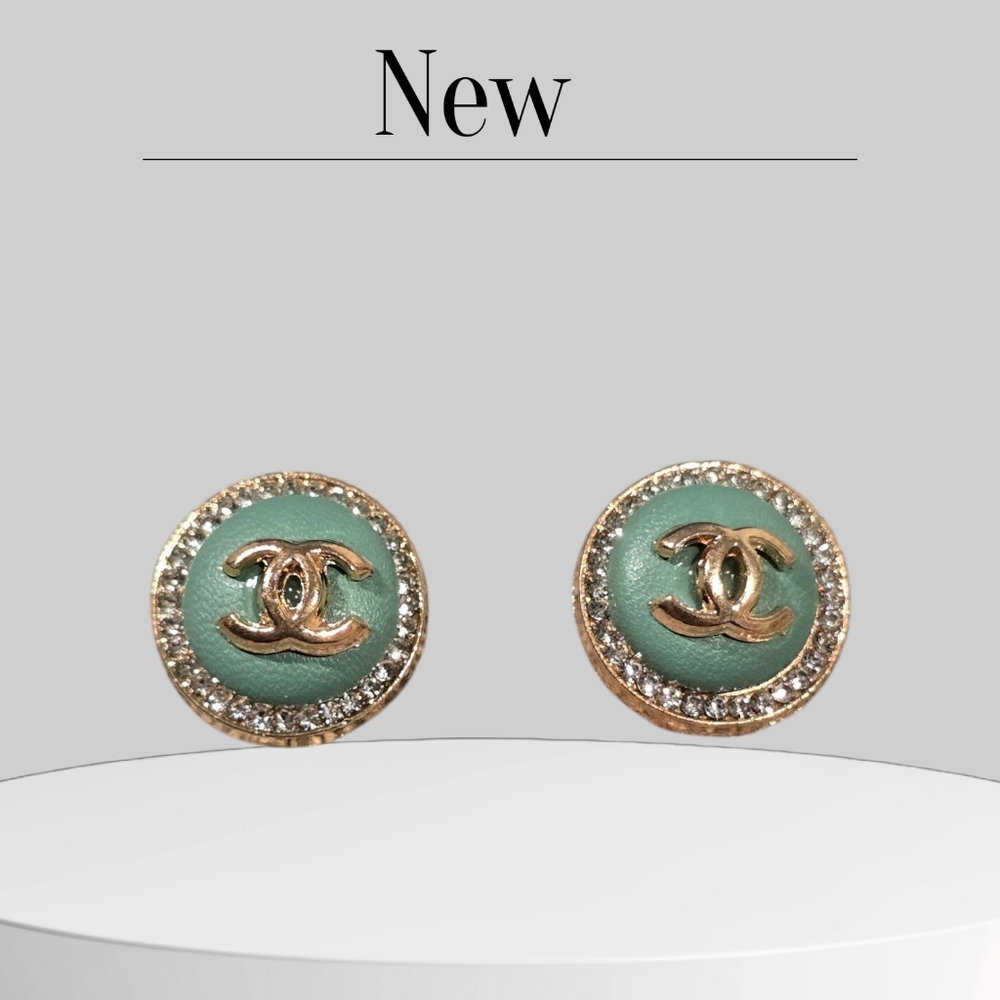 Gold Sparkle Round Chic Earrings - Picture 2 of 9